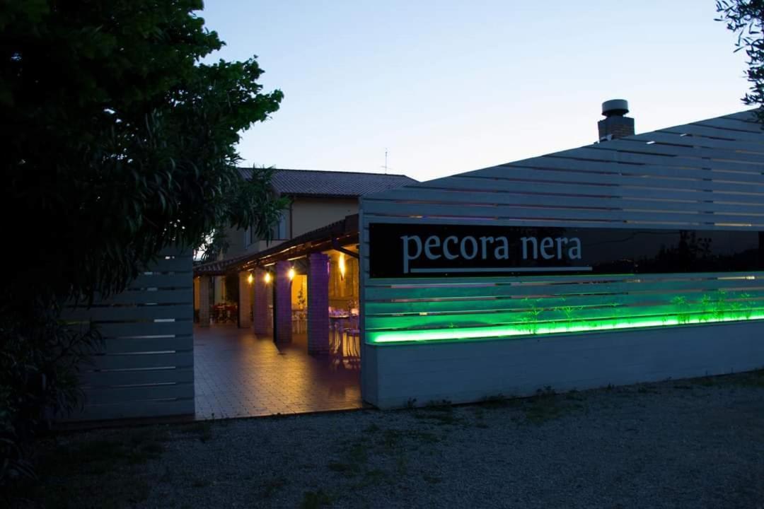 Penzion Country-House Pecora Nera Mosciano SantʼAngelo Exteriér fotografie